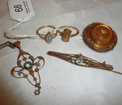 Lot 68 - A 15ct gold target brooch, a 9ct gold and aquamarine bar brooch, an Edwardian seed pearl and...