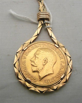 Lot 69 - A 1912 sovereign on a 9ct necklet