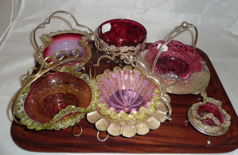 Lot 196 - A tray of six Victorian cranberry and vaseline sugar and salts
