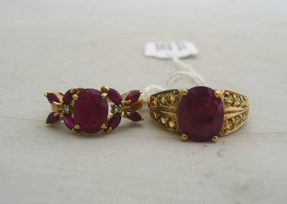 Lot 265 - Two 9ct gold ruby-type rings