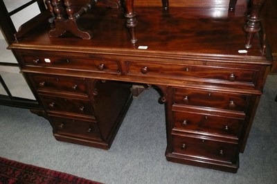 Lot 486 - Victorian mahogany kneehole dressing table/desk