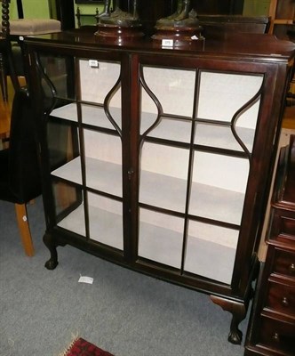 Lot 489 - Glazed mahogany china cabinet