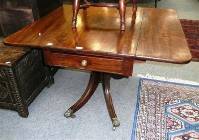 Lot 500 - A mahogany pedestal table