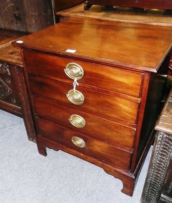 Lot 502 - Small mahogany four height chest of drawers