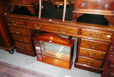 Lot 566 - Mahogany partners desk