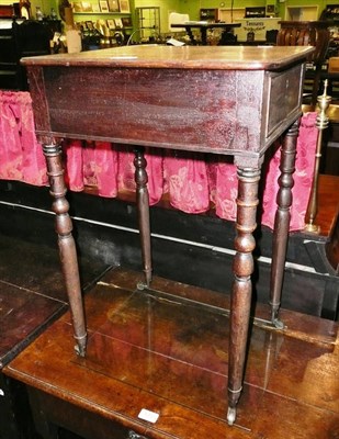 Lot 574 - Small Georgian table with single drawer