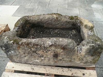 Lot 762 - A rectangular stone trough, 110cm x 72cm x 46cm high