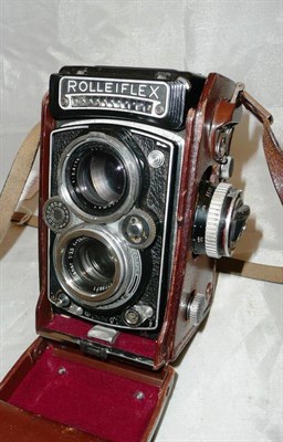 Lot 1201 - A Franke & Heidecke Rolleiflex 3.5E TLR, serial number 1767648, with Planar f3.5/75mm lens, in...