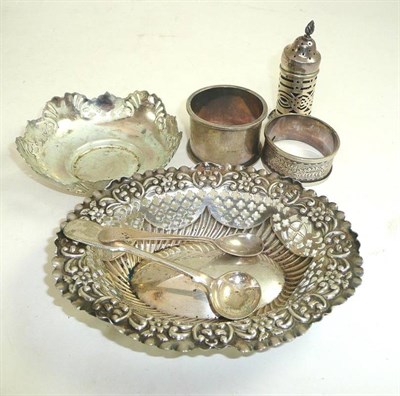 Lot 72 - A collection of sundry silver including a bonbon dish, two napkin rings etc