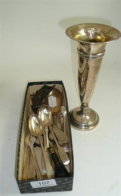Lot 107 - Silver posy vase, silver teaspoons etc