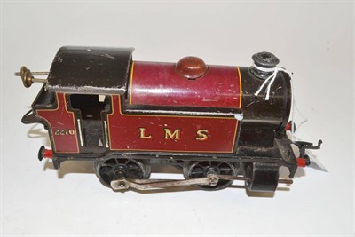 Lot 122 - A Hornby 'O' gauge clockwork Type 101 locomotive, in LMS red and black livery