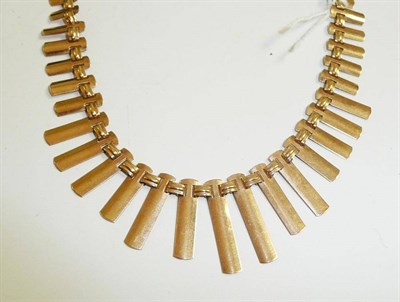 Lot 223 - A 9ct gold fringe necklace