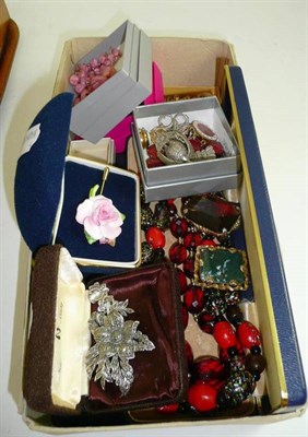 Lot 244 - A large quantity of assorted costume jewellery etc