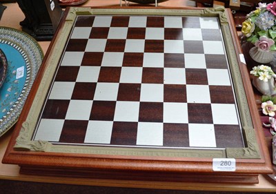 Lot 280 - The Fantasy of the Crystal thirty two piece chess set