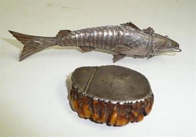 Lot 297 - White metal fish and snuff box on antler