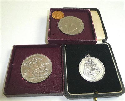 Lot 312 - 1907 half sovereign, football medal and two coins