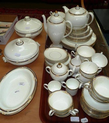 Lot 382 - A Wedgwood 'Cavendish' pattern dinner, tea and coffee service