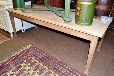 Lot 510 - Large oak table