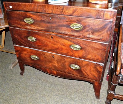 Lot 551 - A 19th century mahogany three height chest of drawers