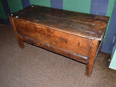 Lot 628 - An 18th century oak coffer