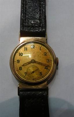 Lot 21 - A gent's 9ct gold wristwatch