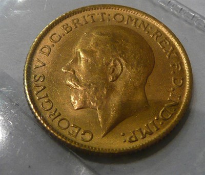 Lot 29 - A George V gold sovereign 1928