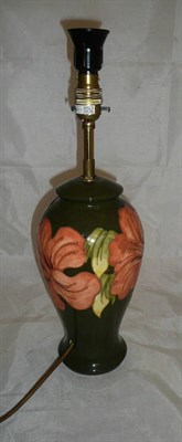 Lot 80 - Moorcroft pottery table lamp