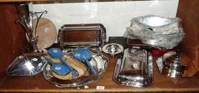 Lot 147 - A pair of plate entree dishes and two dishes, a plate vase, bread dish, muffin dish etc