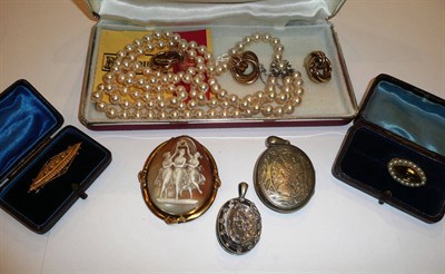 Lot 157 - A 9ct gold diamond brooch, a Three Graces brooch, two lockets, a citrine and half pearl brooch,...