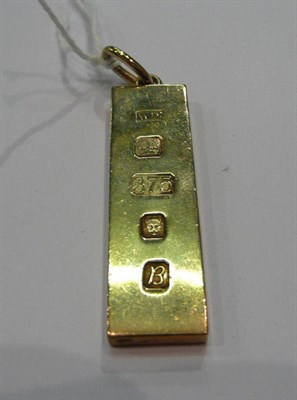 Lot 186 - A 9ct gold ingot