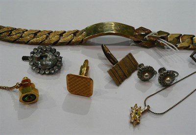 Lot 195 - Assorted silver and costume jewellery