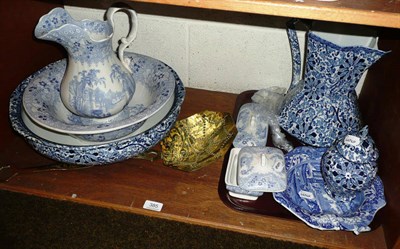 Lot 385 - A shelf of assorted blue and white ceramics