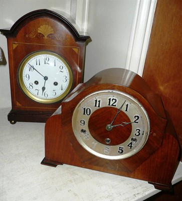 Lot 386 - Edwardian mantel clock and a chiming clock