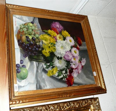 Lot 483 - E Hartley Mooney 'Roses' oil painting