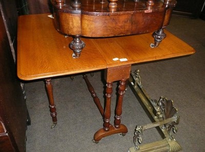 Lot 660 - An oak Sutherland table