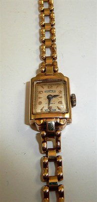 Lot 77 - 9ct gold lady's watch