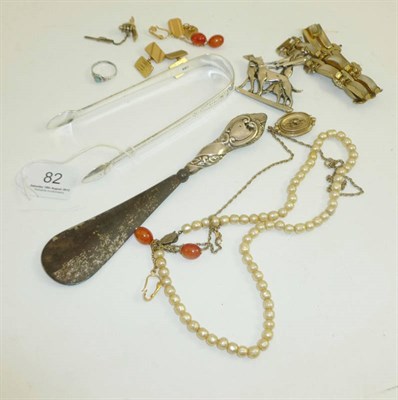 Lot 82 - 9ct gold cuff links, pair silver bright cut tongs, silver handled shoe horn, costume jewellery etc