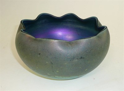 Lot 193 - An early 20th century iridescent glass bowl