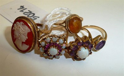 Lot 239 - Five assorted dress rings