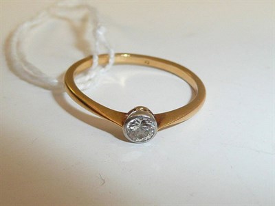 Lot 240 - A diamond solitaire ring