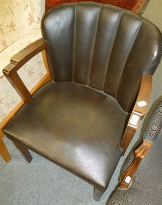 Lot 491 - An Art Deco tub chair