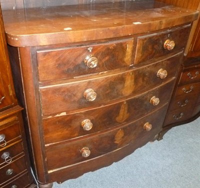 Lot 524 - Victorian mahogany bow fronted chest