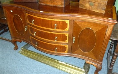 Lot 540 - Mahogany crossbanded sideboard