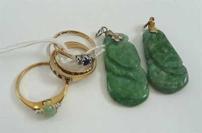 Lot 35 - Assorted 9ct gold rings, a dress ring and trio jade-type pendants