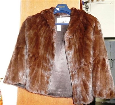 Lot 144 - A fur evening capelet