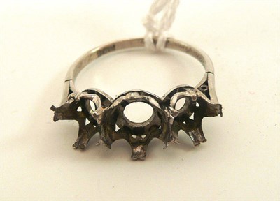 Lot 156 - # A three stone ring mount (devoid of stones) stamped "PLAT"