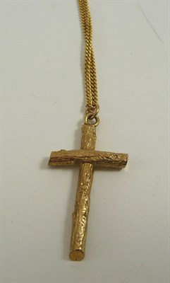 Lot 357 - A crucifix and chain stamped '375'