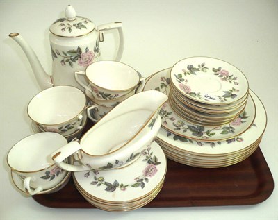 Lot 483 - Worcester "June Garland" tea set