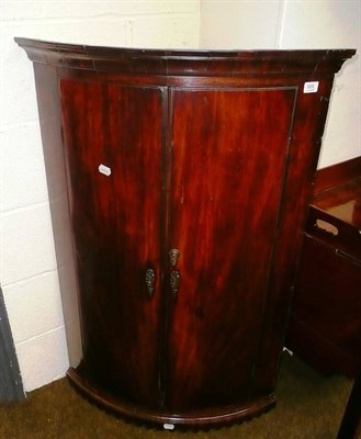 Lot 666 - Georgian corner cabinet