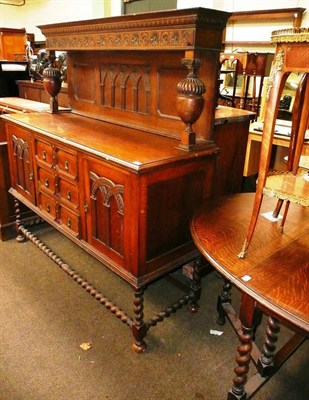 Lot 690 - Oak sideboard and gateleg table